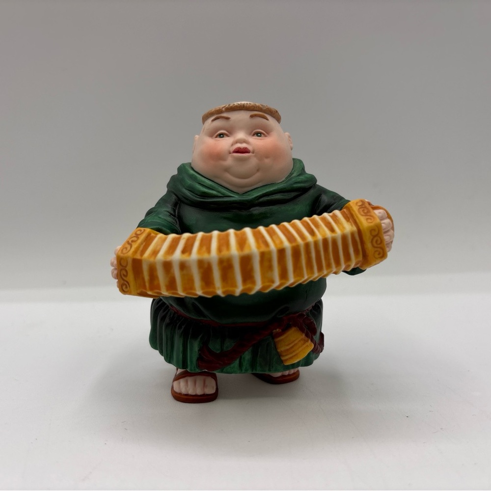 Department 56 1991 Vintage Merry Makers Clarence the Concertinist 9353-0 Retired